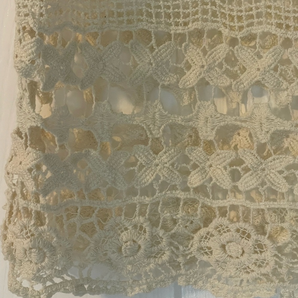 JUNIPER LN Crochet Lace Blouse in Cream One Size P2P approx 24 inches - Picture 4 of 7